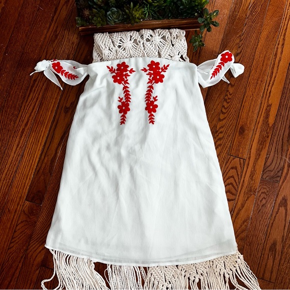 Lulu’s | Crysta Floral Embroidered Off the Shoulder Dress - Picture 2 of 7